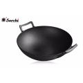 Wok en fonte noire pré-assaisonné avec poignées à gros boucles et base plate